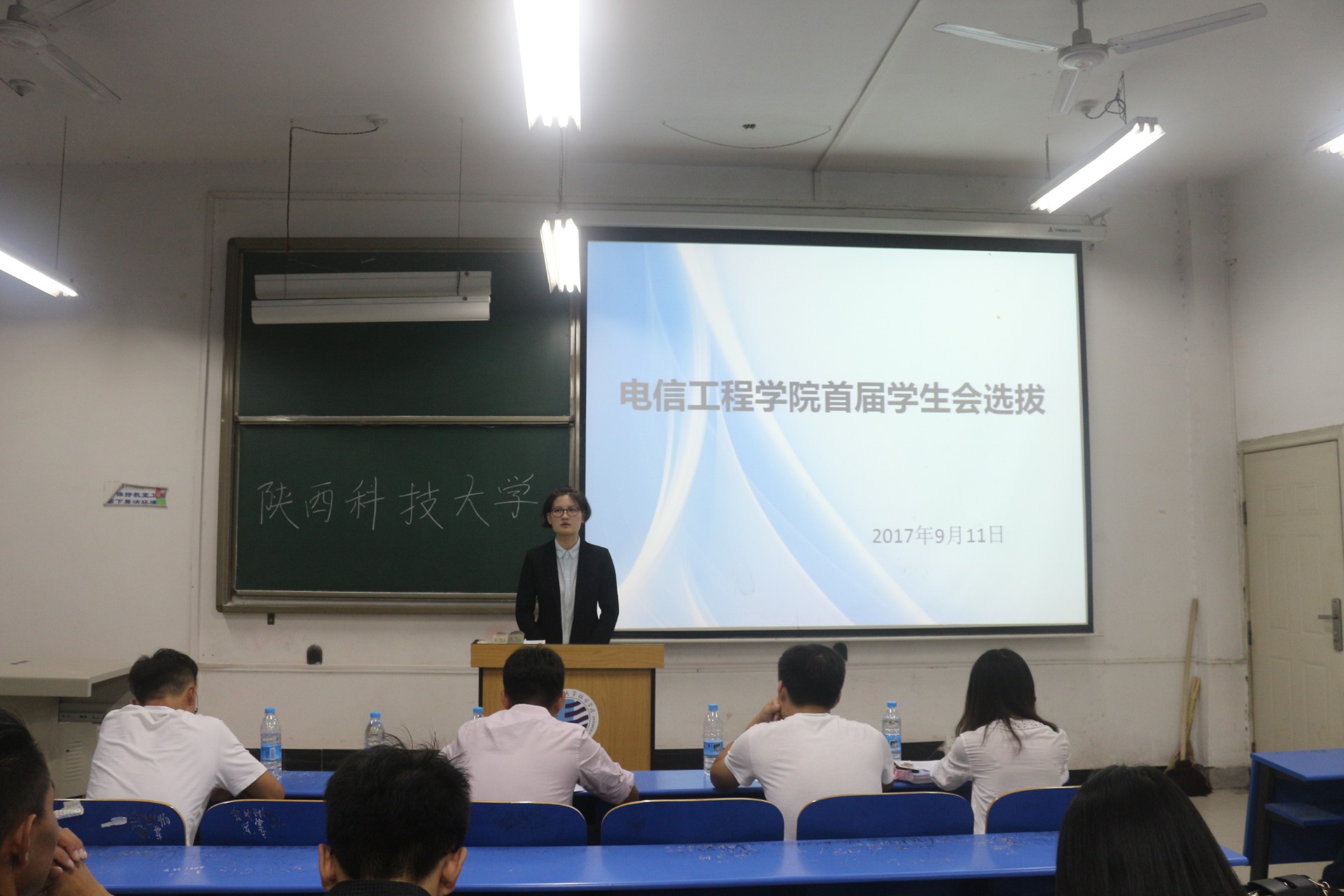 学生会2.JPG