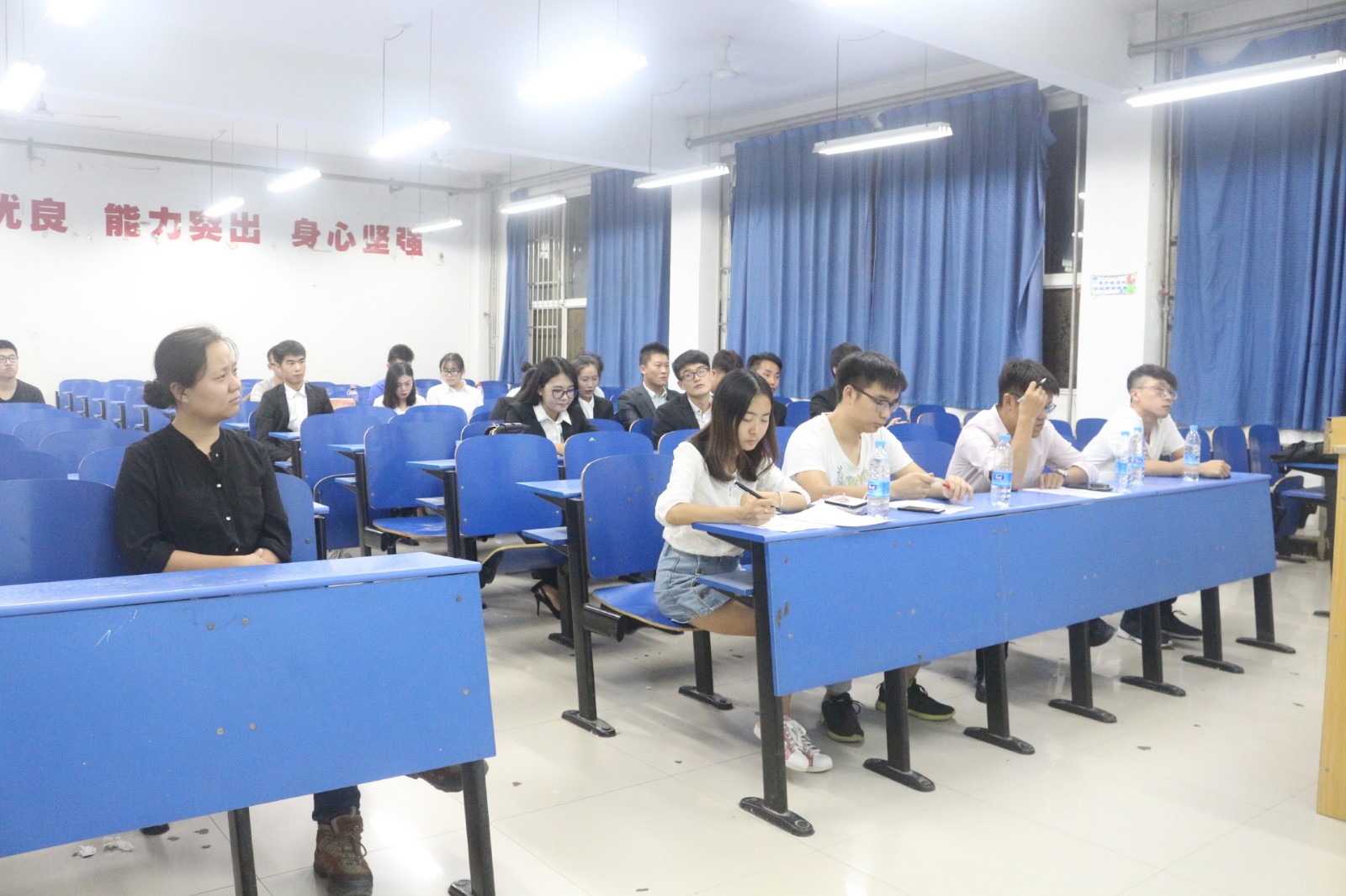 学生会1.JPG